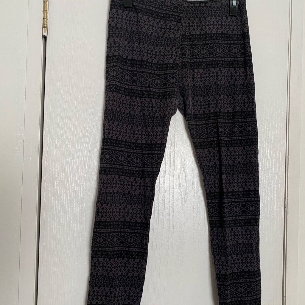Gray Pattern Leggings